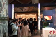 梦见洗脸百年典藏首渡重洋 124套英国工艺美术运动珍品亮相天津