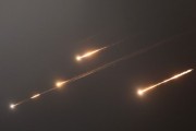 梦见洗脸伊朗以导弹齐射回应以色列的大规模袭击